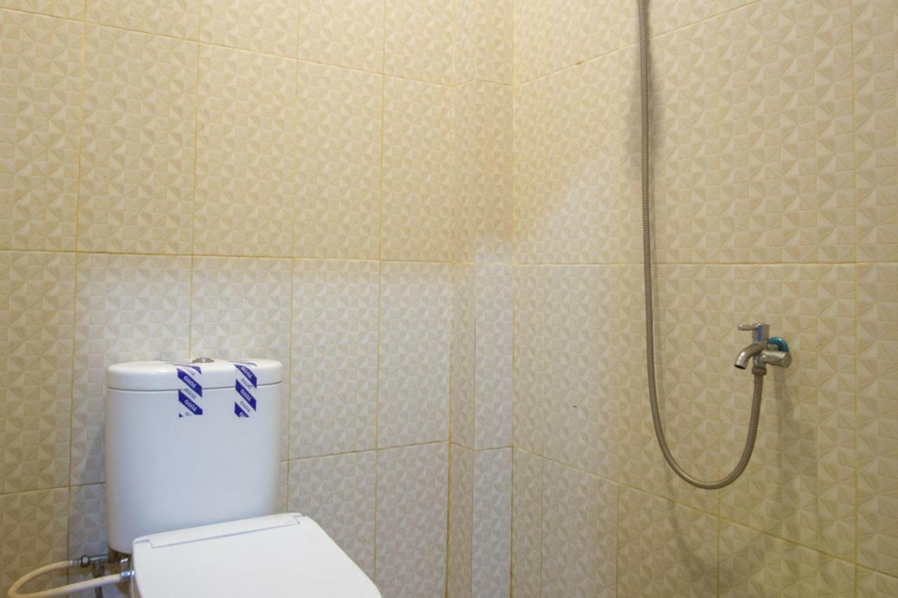 Reddoorz Near Taman Kota Ternate Hotel Ngoại thất bức ảnh